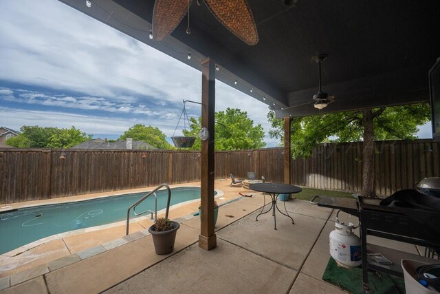 6414 Persimmon Ln, Amarillo, TX 79124 - view of swimming pool featuring ceiling fan, a fenced backyard, and a patio