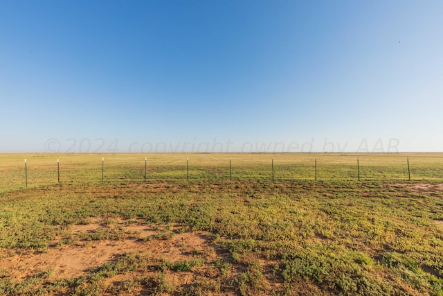 view of yard featuring a rural view