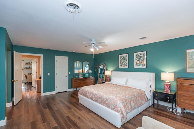 1506 S Alabama St, Amarillo, TX 79102 - bedroom with wood finished floors, baseboards, and ceiling fan