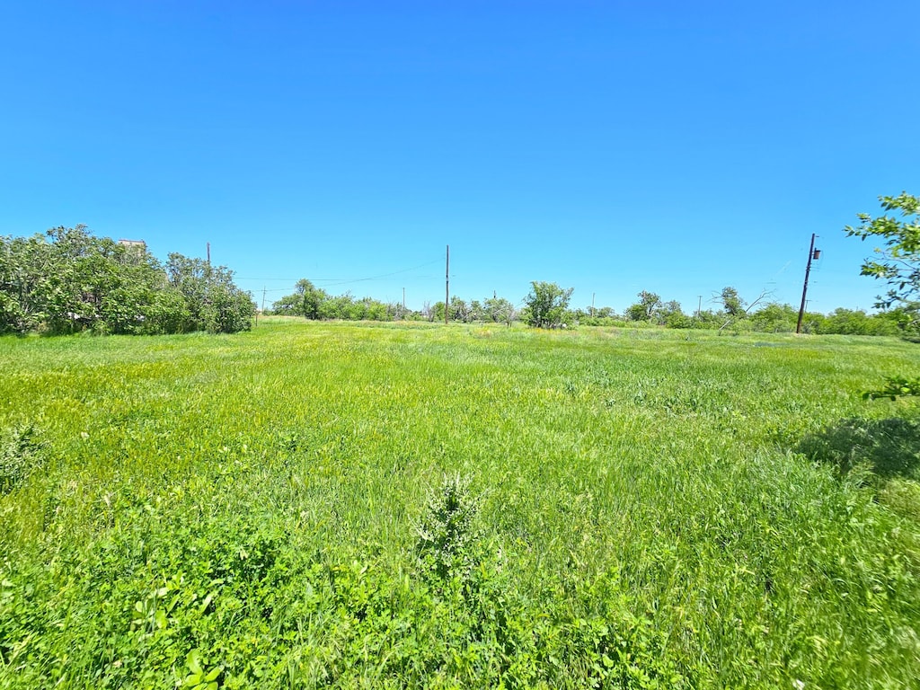 528 W Elm Ave, Pampa, TX 79065 - photo 1