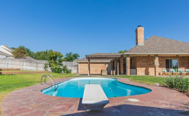 view of swimming pool featuring a pergola, a patio, and a diving board