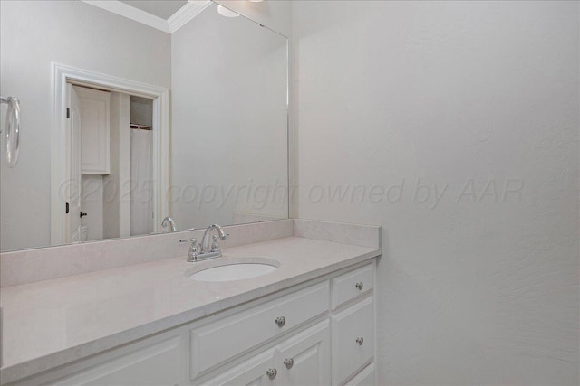 19550 Saddlehorn Rd, Amarillo, TX 79119 - full bathroom with vanity and ornamental molding