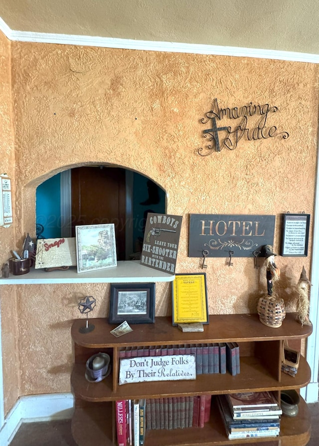 room details featuring ornamental molding