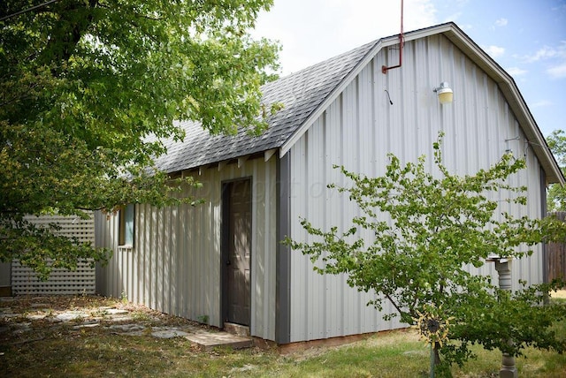 view of outdoor structure