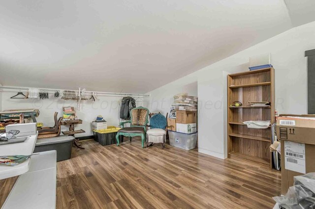 1513 S Girl Scout Rd, Amarillo, TX 79124 - bathroom featuring bath / shower combo with glass door, toilet, and baseboards