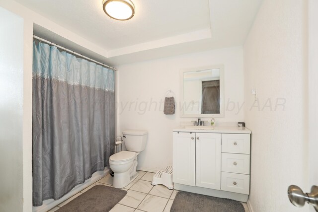 4112 S Monroe St, Amarillo, TX 79110 - full bath featuring vanity, toilet, curtained shower, tile patterned flooring, and baseboards