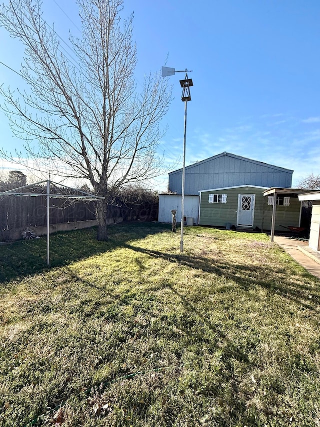 view of yard featuring fence