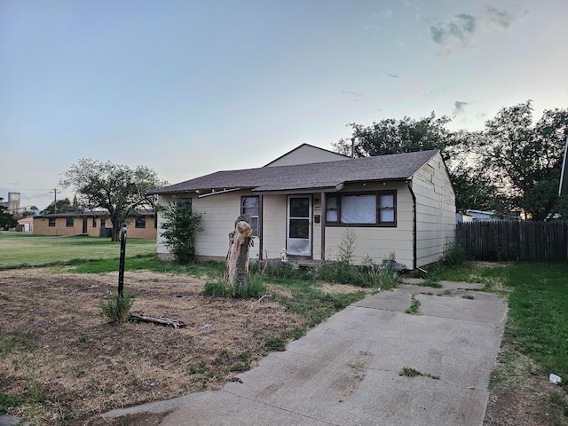 1211 N Apache St, Amarillo, TX 79107 - view of front of house with roof with shingles