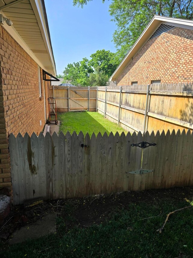 6102 Calumet Rd, Amarillo, TX 79106 - view of fenced backyard