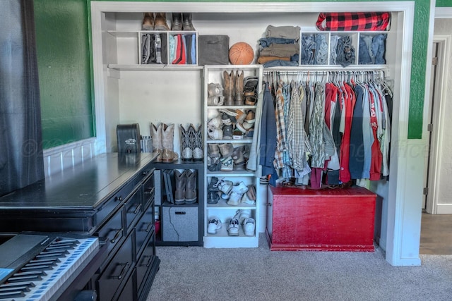 2211 N Aspen Dr, Pampa, TX 79065 - view of closet