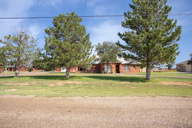 view of front of house with a front yard