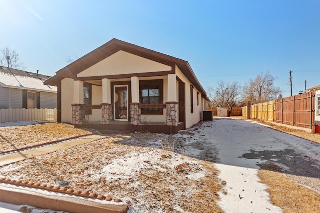 view of front of property featuring a porch