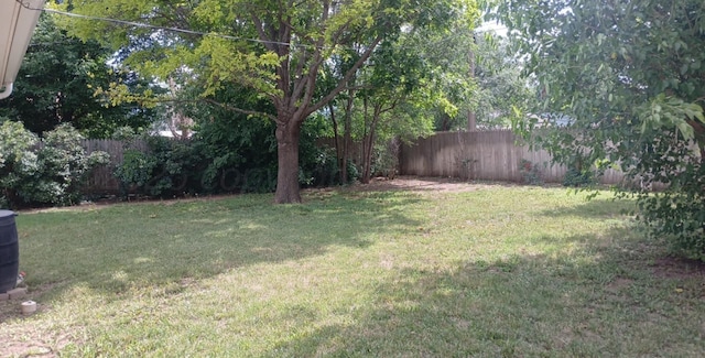 706 Mills Ave, Dumas, TX 79029 - view of fenced backyard