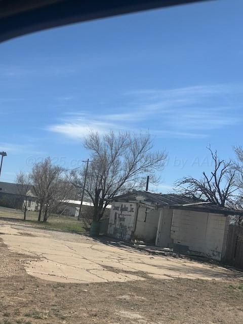 204 N Vine St, Claude, TX 79019