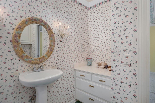 3511 Kensington Pl, Amarillo, TX 79121 - bathroom with wallpapered walls