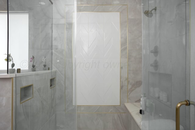 9800 Barton Springs Dr, Amarillo, TX 79119 - full bathroom featuring a tile shower