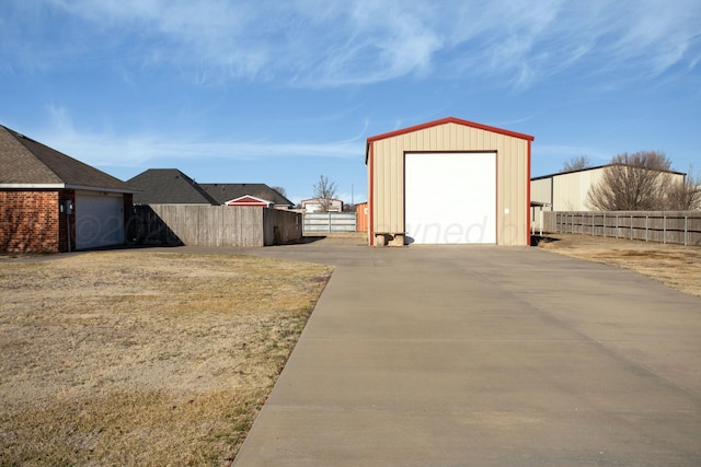 detached garage with fence