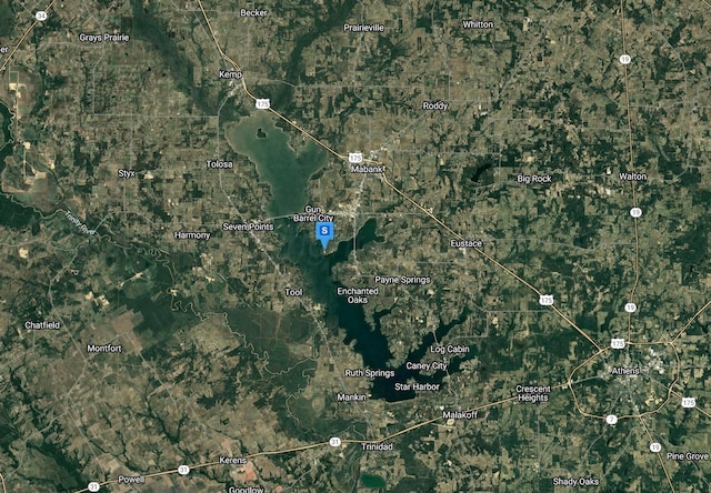 138 Tanglewood Dr, Mabank, TX 75156