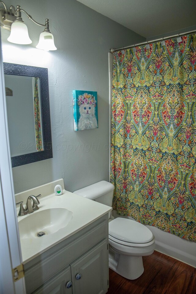 503 Maple Ave, Panhandle, TX 79068 - full bath with vanity and shower / bath combination with curtain