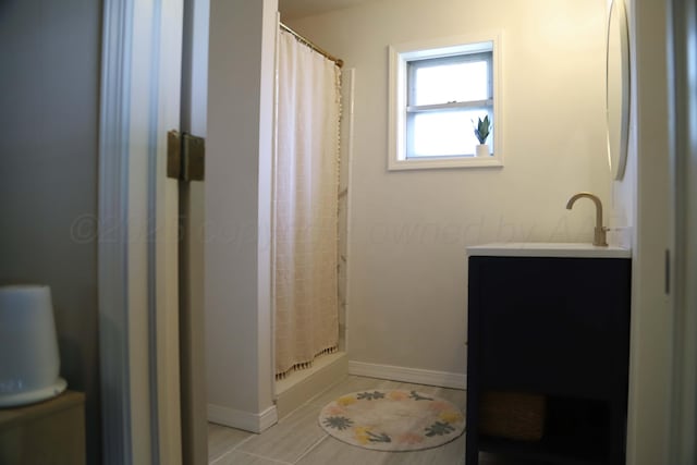 3603 S Lamar St, Amarillo, TX 79109 - full bath featuring vanity and baseboards