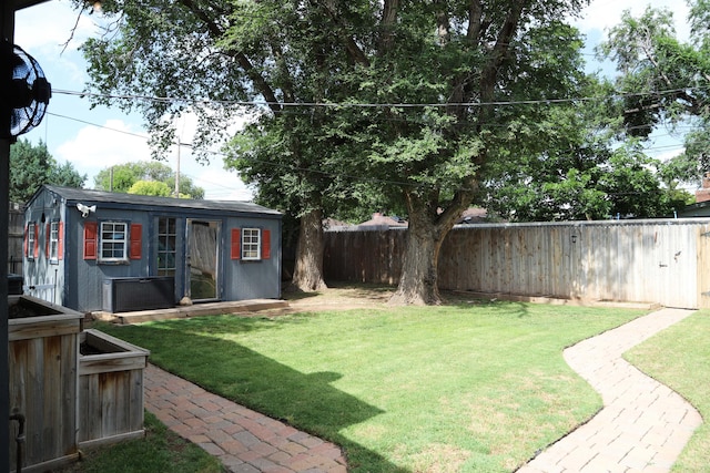 3603 S Lamar St, Amarillo, TX 79109 - fenced backyard featuring an outdoor structure