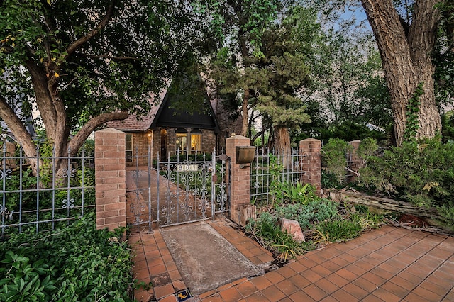 907 Broadmoor St, Amarillo, TX 79106 - view of gate
