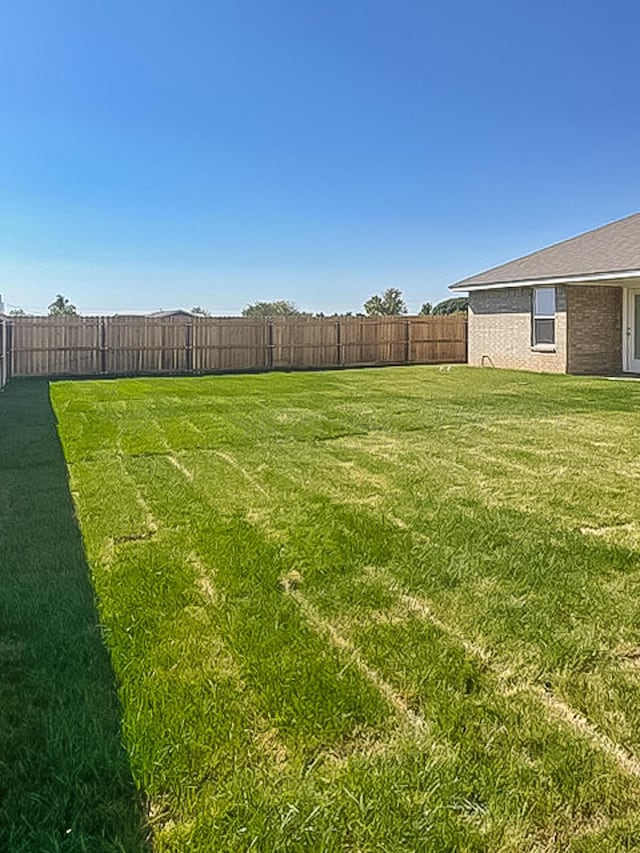 505 Pratt St, Claude, TX 79019 - view of yard with a fenced backyard