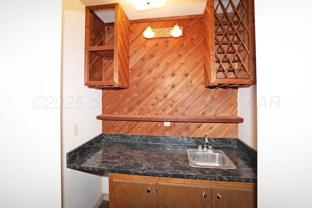 5507 Harvard St, Amarillo, TX 79109 - kitchen featuring a sink