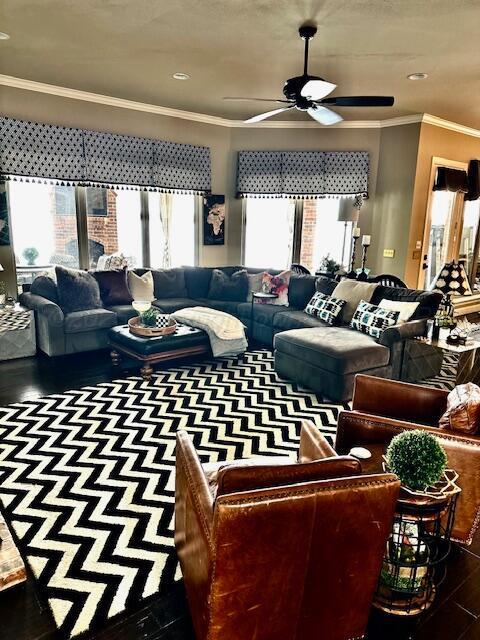 4301 Fairway Dr, Amarillo, TX 79124 - living room with a ceiling fan, ornamental molding, and recessed lighting