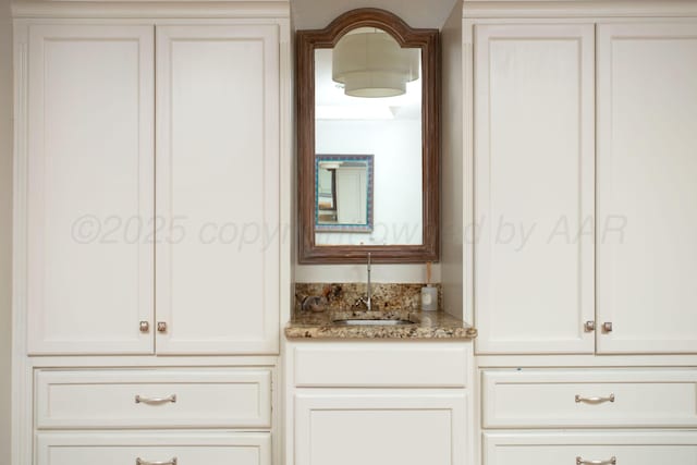 3412 Lenwood Dr, Amarillo, TX 79109 - bathroom featuring vanity