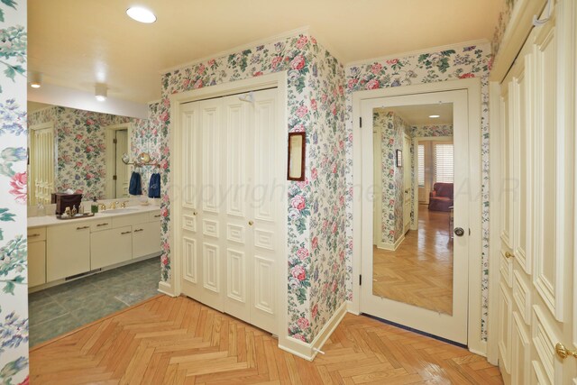6 Woodstone St, Amarillo, TX 79106 - bathroom featuring wallpapered walls, baseboards, crown molding, vanity, and recessed lighting