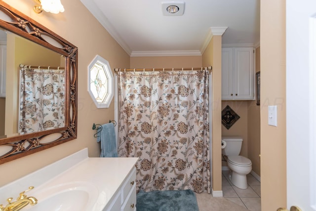 13841 Tangle Aire Pt, Amarillo, TX 79118 - full bathroom with vanity, toilet, tile patterned floors, crown molding, and curtained shower
