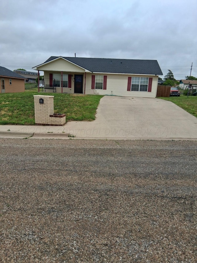 1512 N Tyler St, Amarillo, TX 79107 - ranch-style home with driveway
