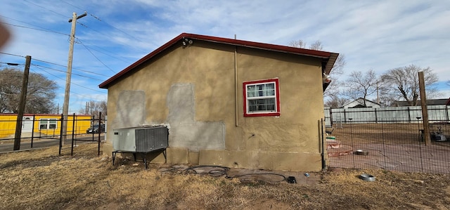 view of home's exterior