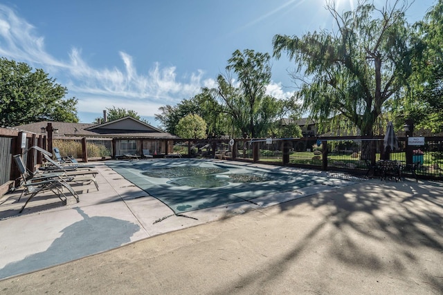 3000 Fleetwood Dr, Amarillo, TX 79109 - community pool featuring a patio