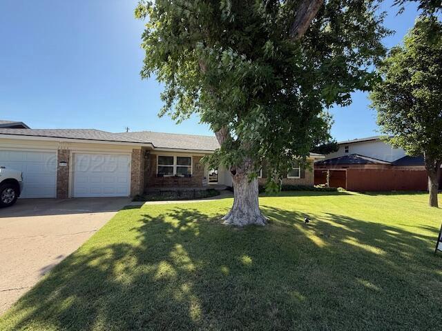 2604 Comanche Trl, Pampa, TX 79065 - photo 2