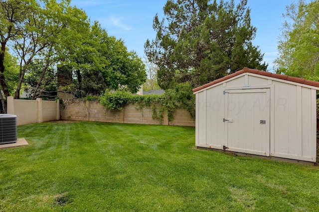 3408 Carlton Dr, Amarillo, TX 79109 - view of yard featuring central AC unit