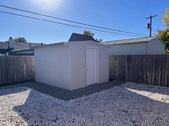 view of outbuilding