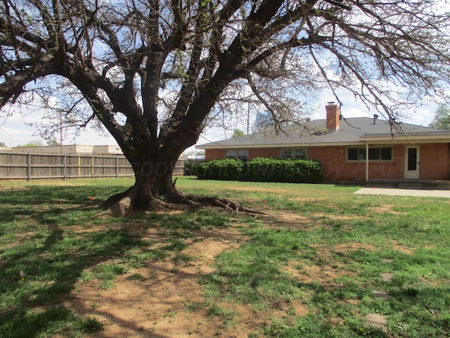 view of yard with a patio