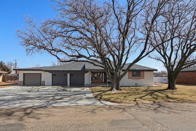 view of front facade featuring a garage