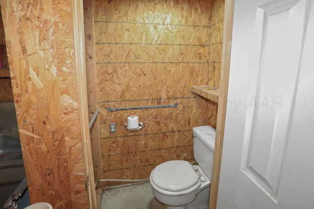 bathroom featuring toilet