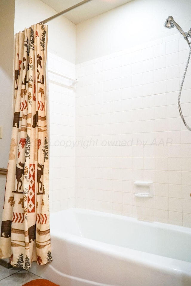 8403 Whittier Dr, Amarillo, TX 79110 - bathroom with shower / bath combo