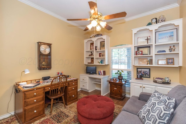 7821 Covington Pkwy, Amarillo, TX 79121 - office space with crown molding, a ceiling fan, wood finished floors, built in study area, and baseboards