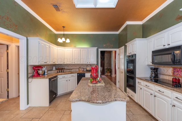 7821 Covington Pkwy, Amarillo, TX 79121 - kitchen featuring black appliances, white cabinetry, tasteful backsplash, crown molding, and wallpapered walls