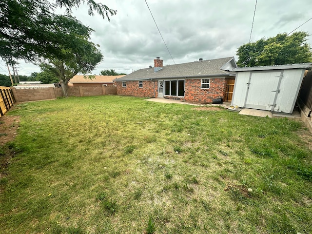 107 Galahad St, Borger, TX 79007 - view of yard featuring a patio