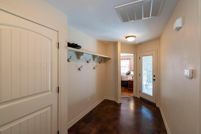 mudroom with visible vents and baseboards