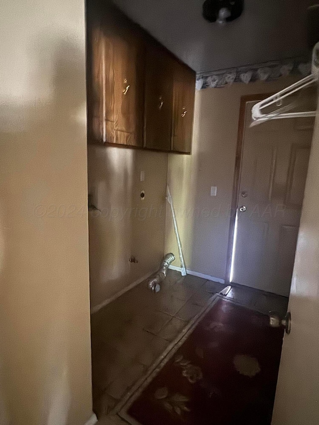 801 Skyline Dr, Borger, TX 79007 - laundry room with baseboards