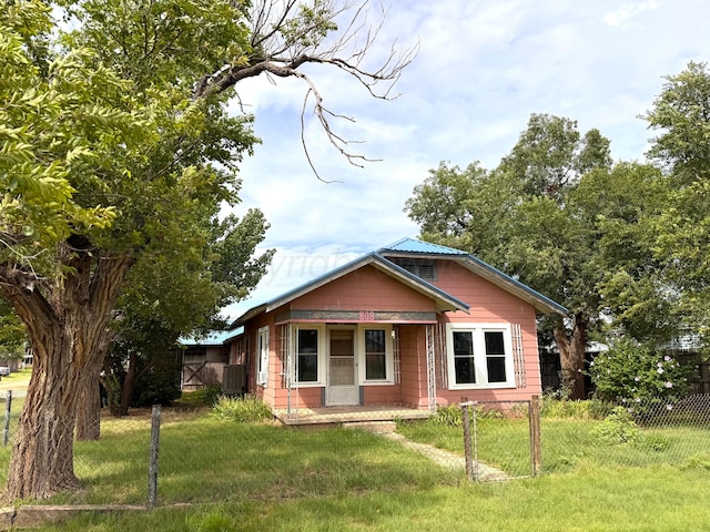 808 S Cornell Ave, Fritch, TX 79036 - photo 1