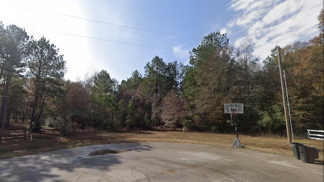 Listing photo 3 for 21008 Angus Dr, Cleveland TX 77328