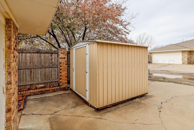 3508 Reeder Dr, Amarillo, TX 79121 - view of shed with fence